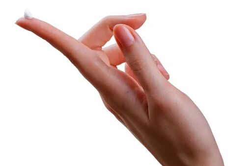 Μια μικρή ποσότητα κεραμίνης εφαρμόζεται στην πληγείσα περιοχή